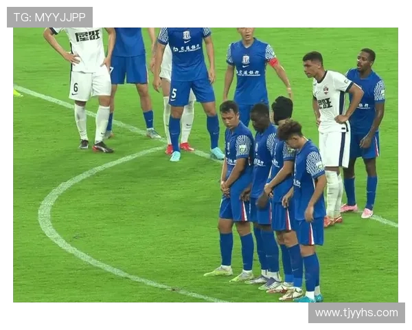 上海海港与上海申花激战正酣 双方争锋再续城市德比火热对决